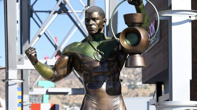 Green Lantern John Stewart receives his own statue in Burbank